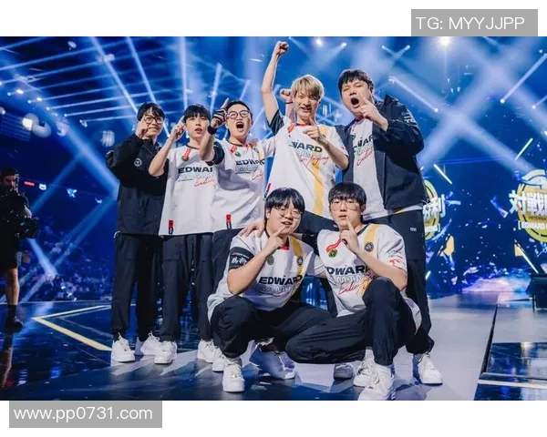 和平精英热议：EDG战队配合问题引发玩家热烈讨论与争议